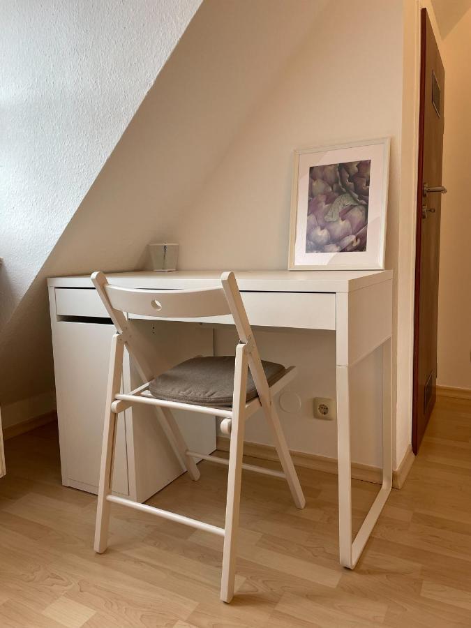 Nami - Robin - Helle Mitten In Der Stadt Apartment *