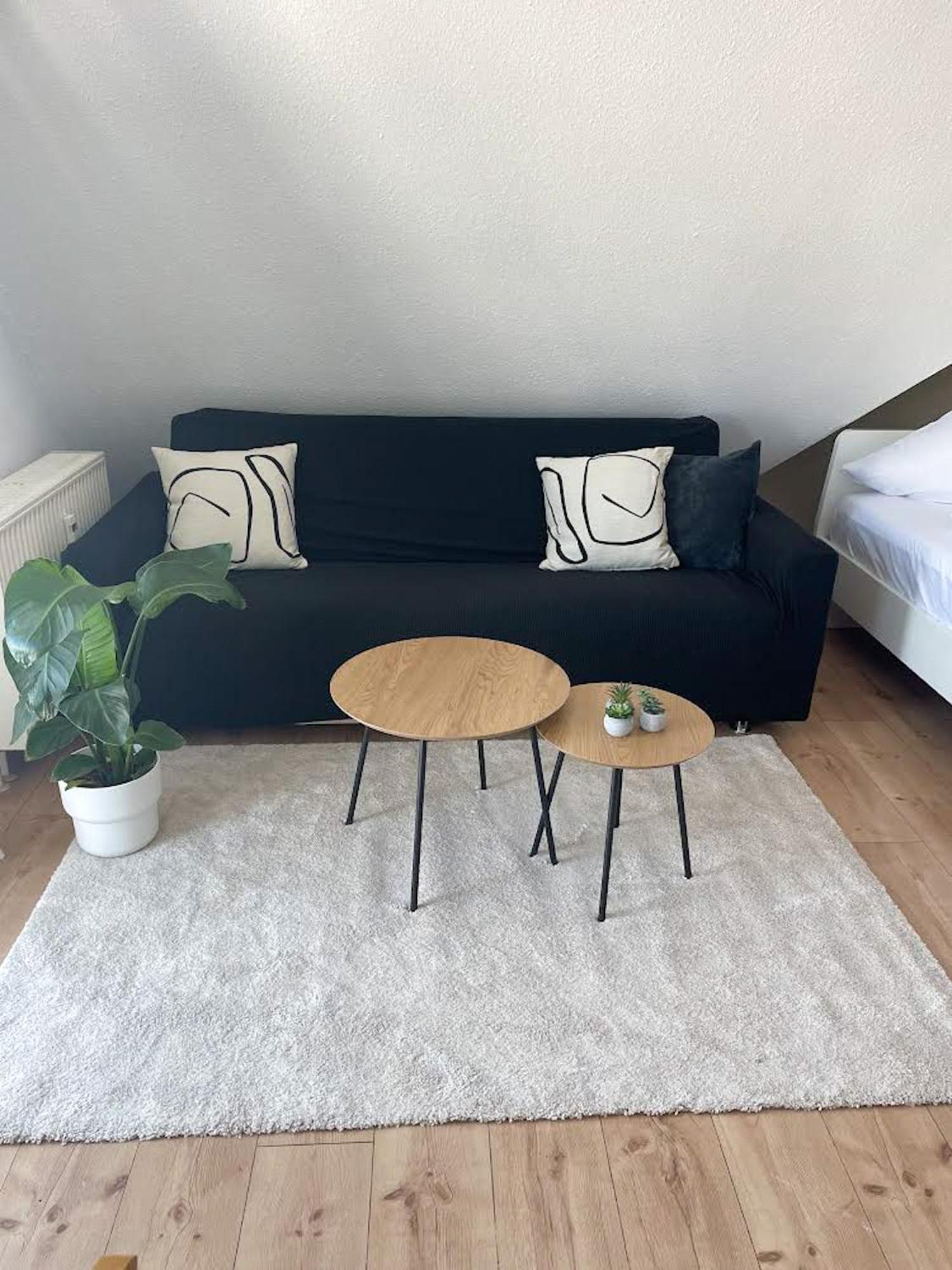 Nami - Robin - Helle Mitten In Der Stadt Apartment *